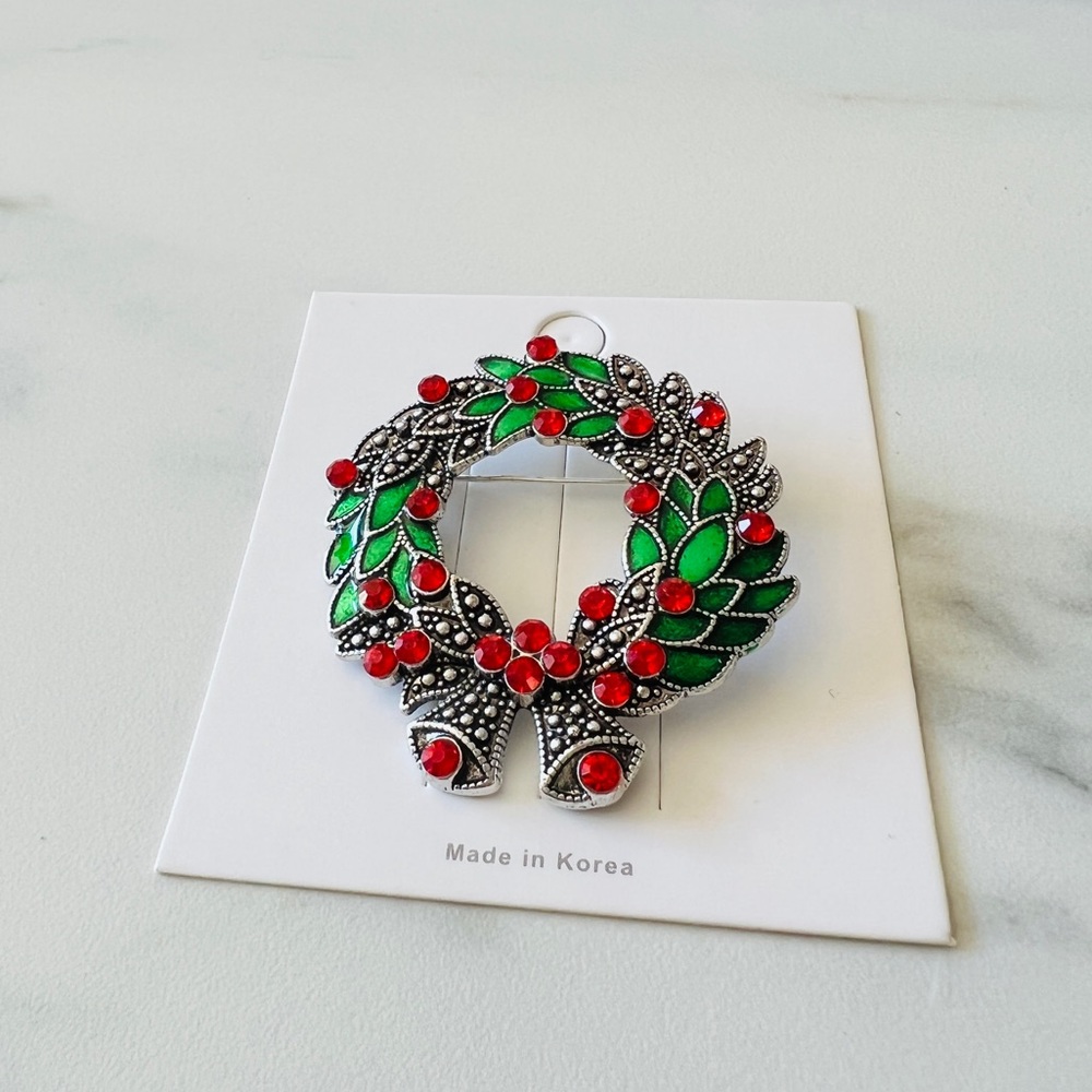 Brand New Brooch - Christmas Theme